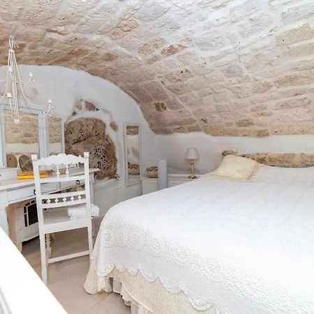 La Grotta -nel Cuore Di Nyaraló Ostuni