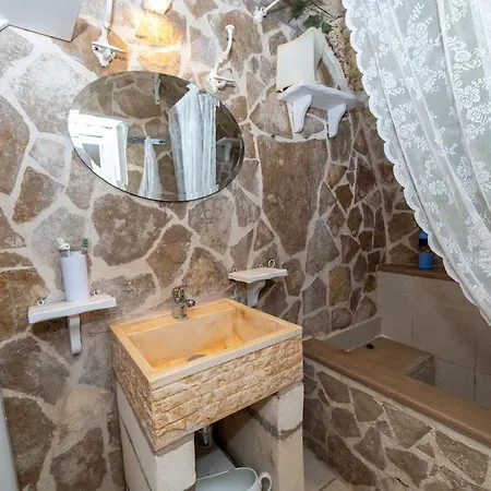 La Grotta -nel Cuore Di Nyaraló Ostuni